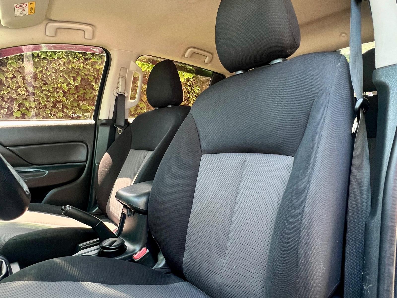 Mitsubishi L200 — foto 5 de 11