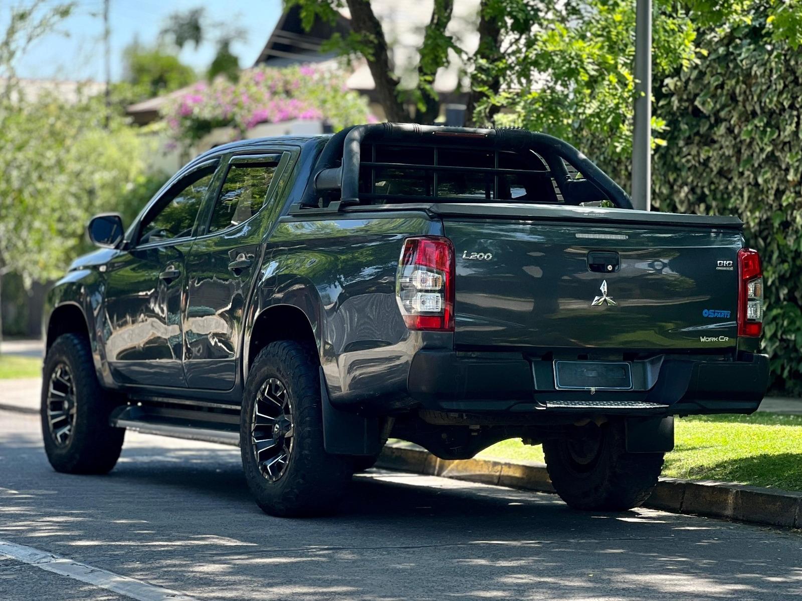 Mitsubishi L200 — foto 9 de 11