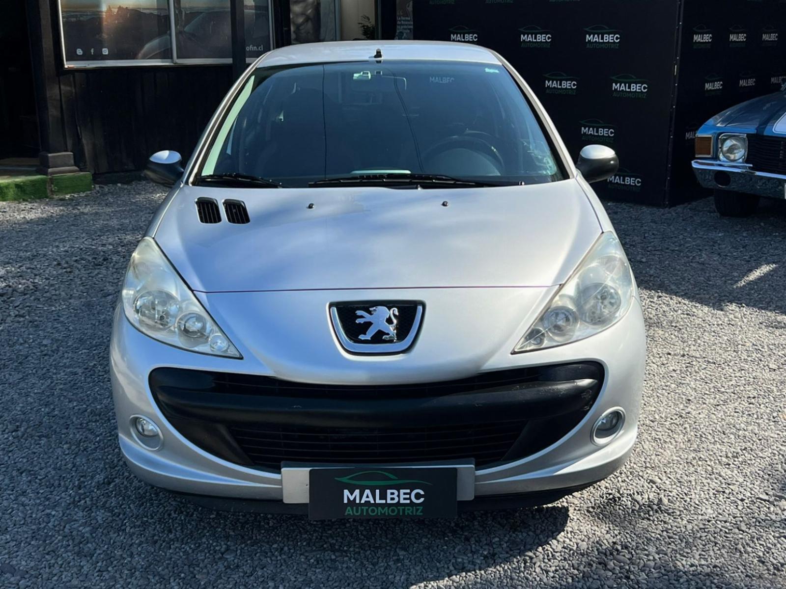 Peugeot 208 2011