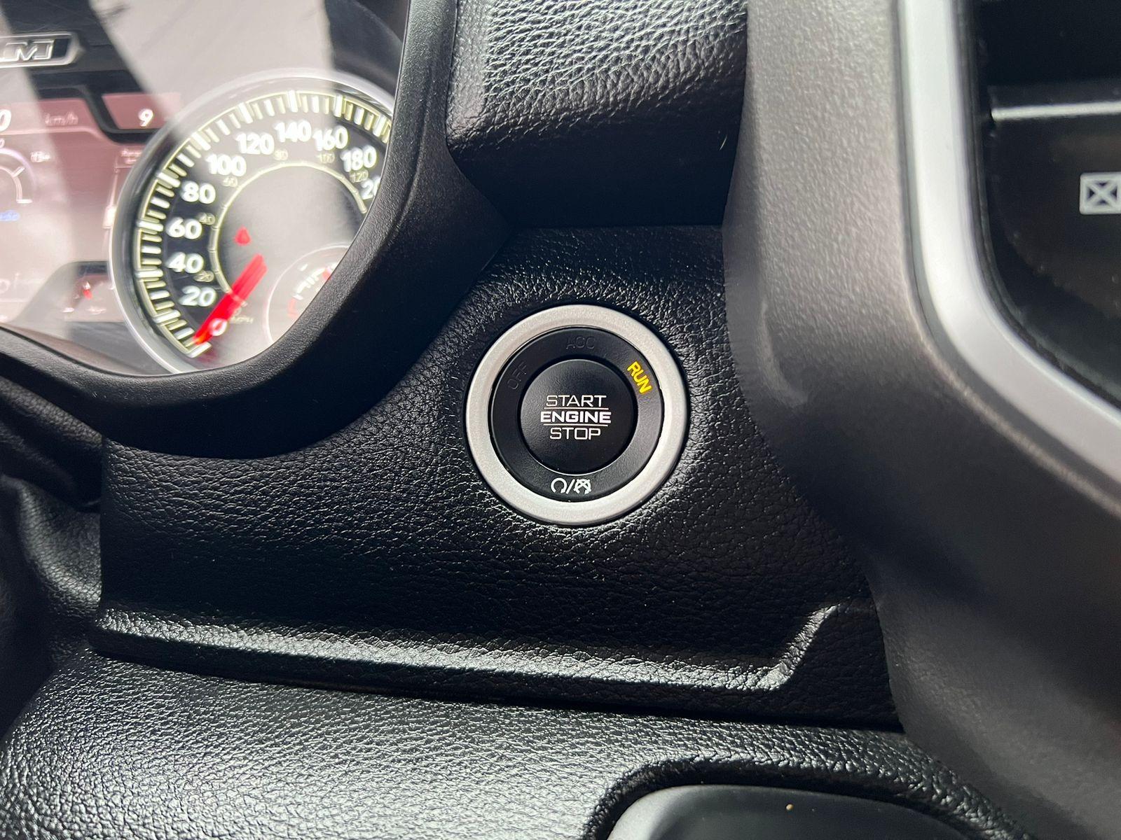 Dodge Ram 1500 — foto 13 de 19