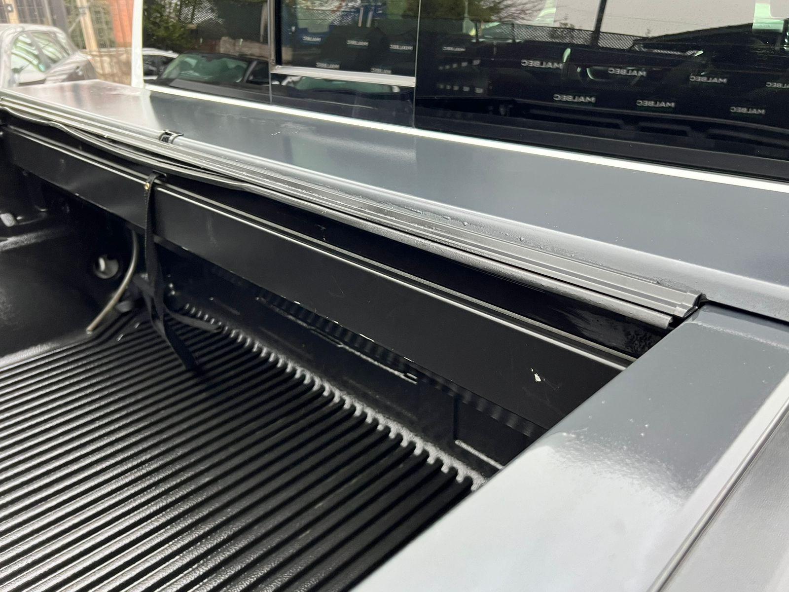 Dodge Ram 1500 — foto 18 de 19