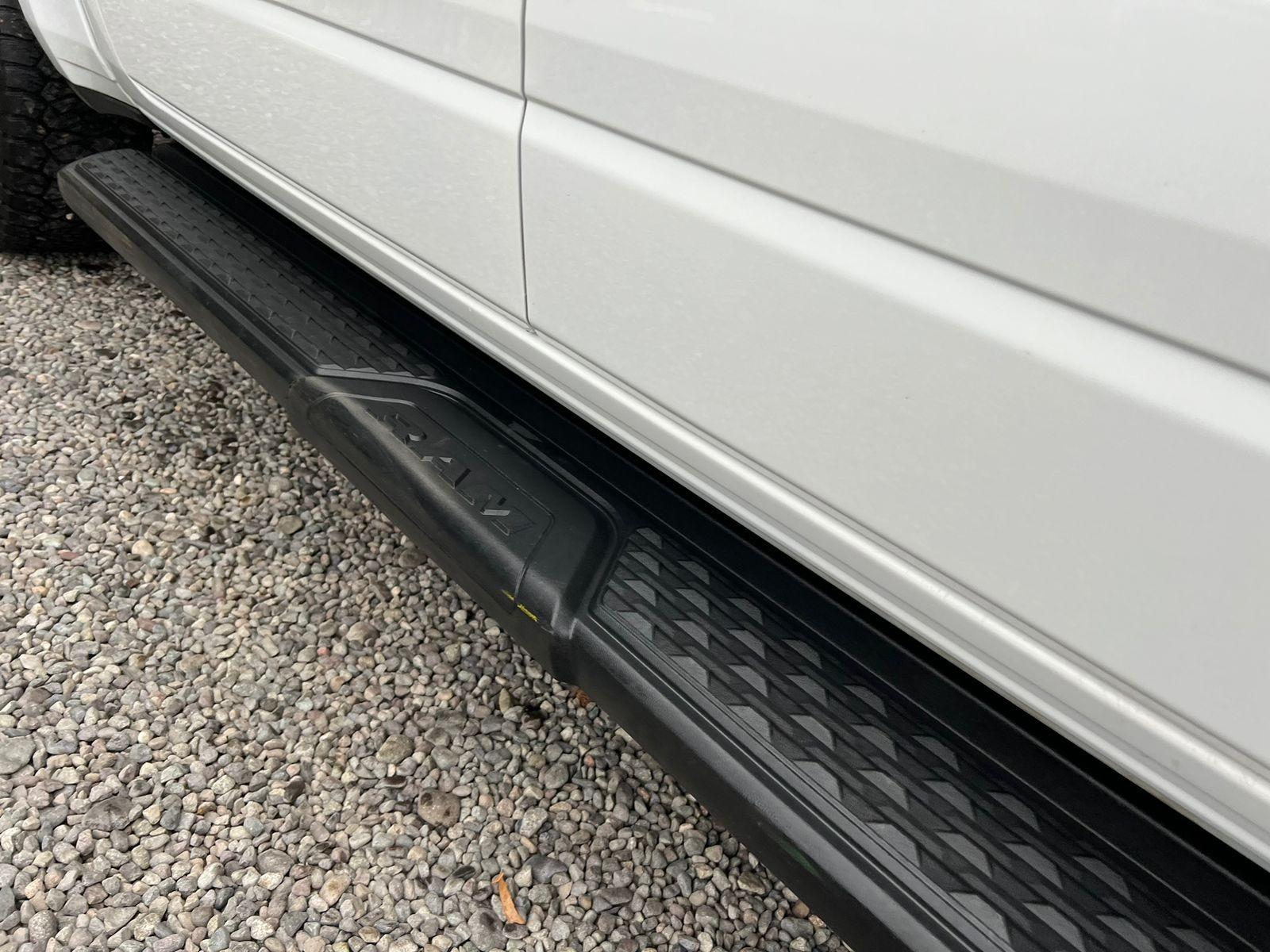 Dodge Ram 1500 — foto 19 de 19