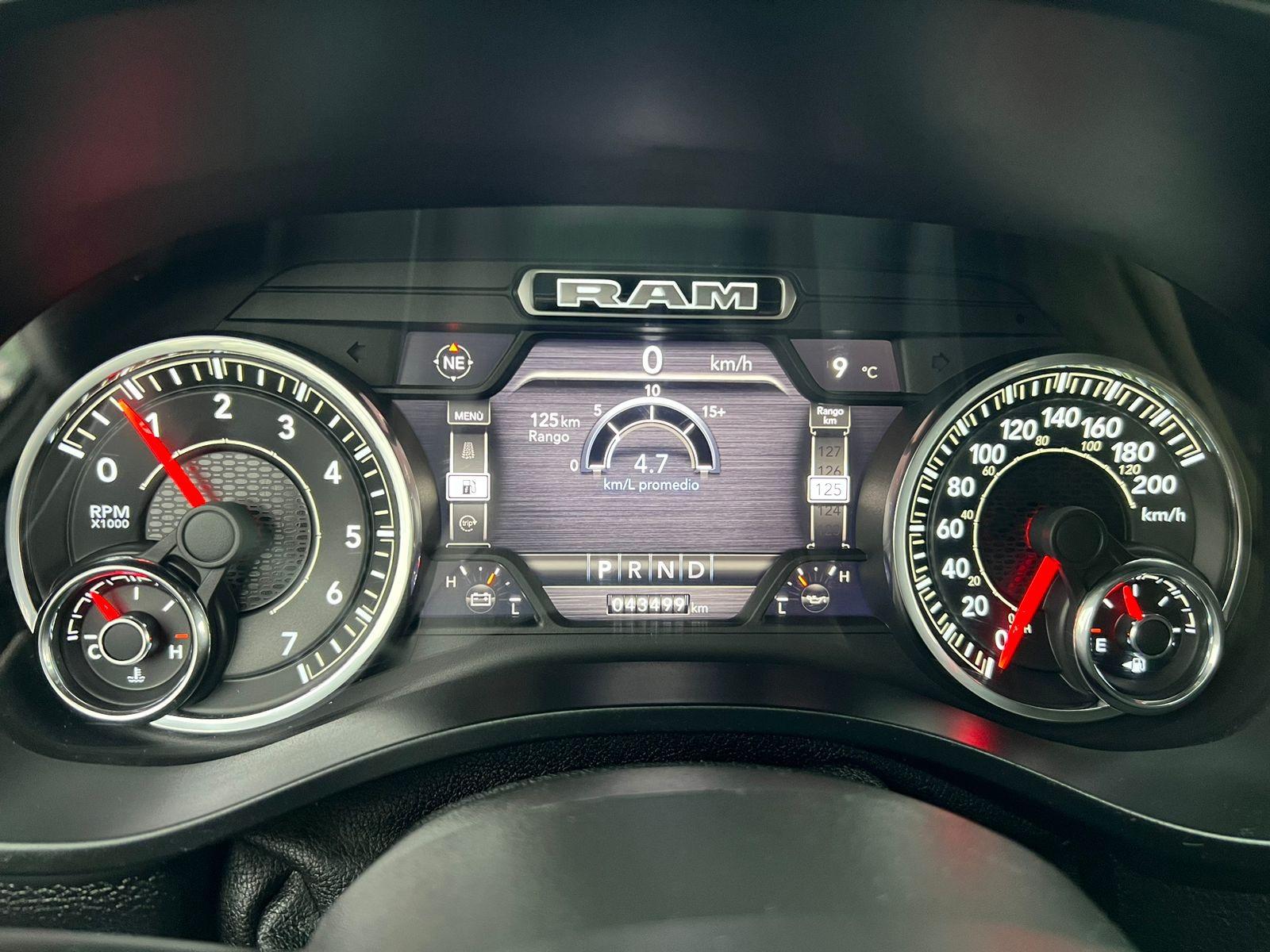 Dodge Ram 1500 — foto 14 de 19