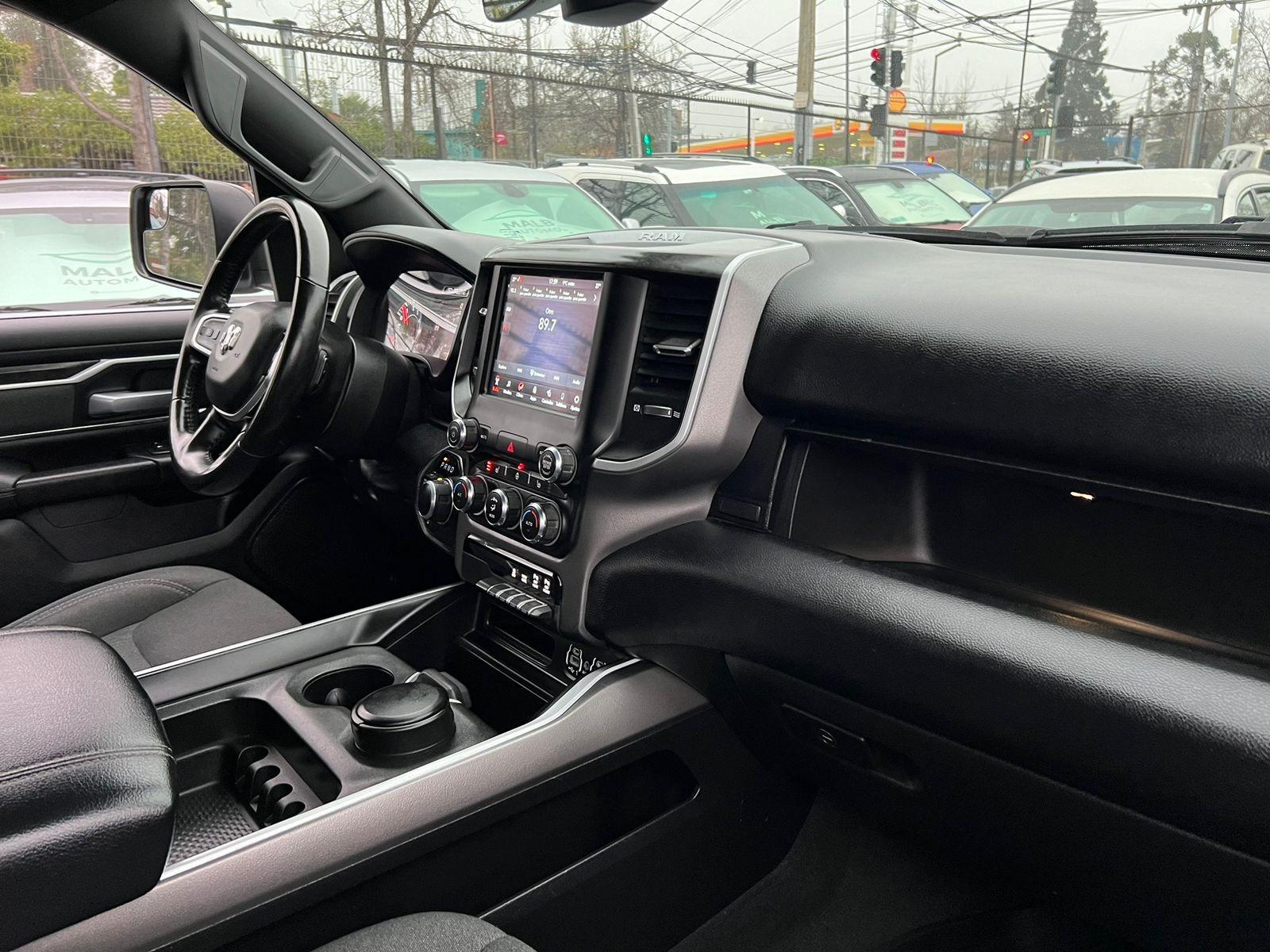 Dodge Ram 1500 — foto 15 de 19