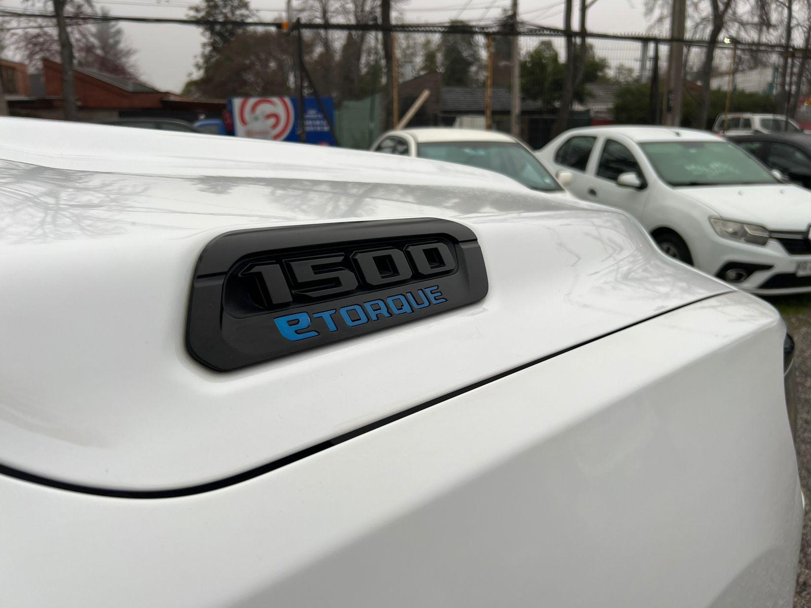 Dodge Ram 1500 — foto 17 de 19
