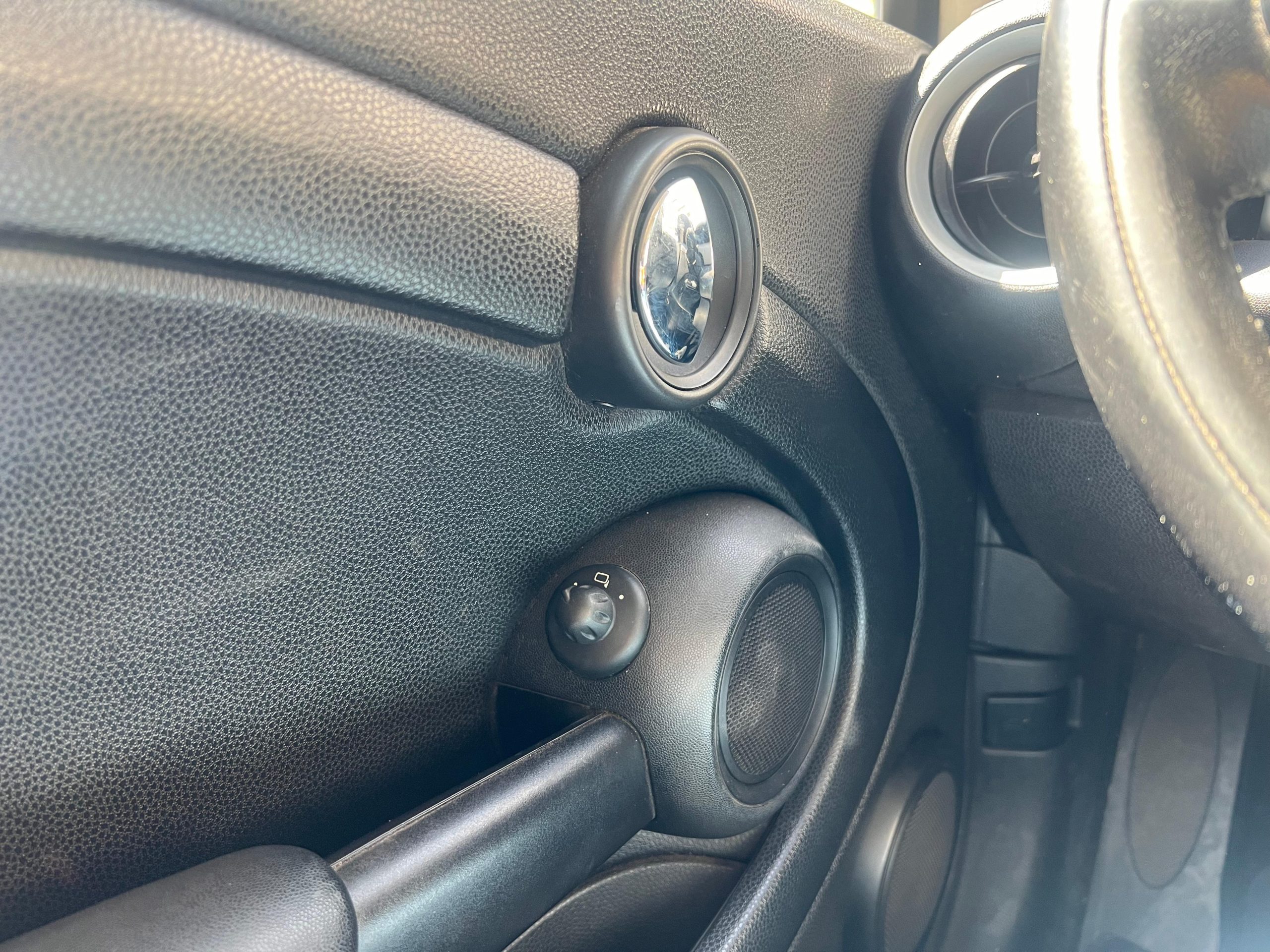 MINI Cooper — foto 4 de 12