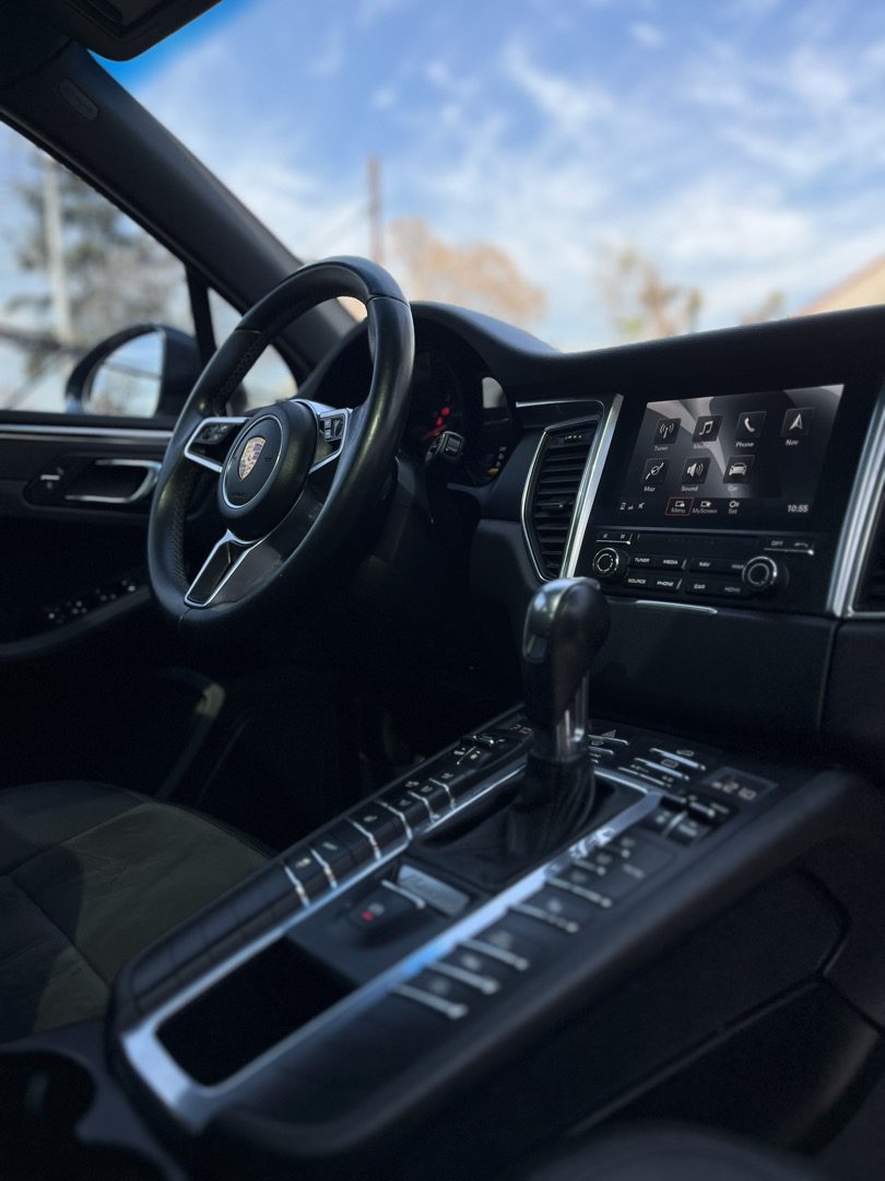 Porsche Macan — foto 9 de 17