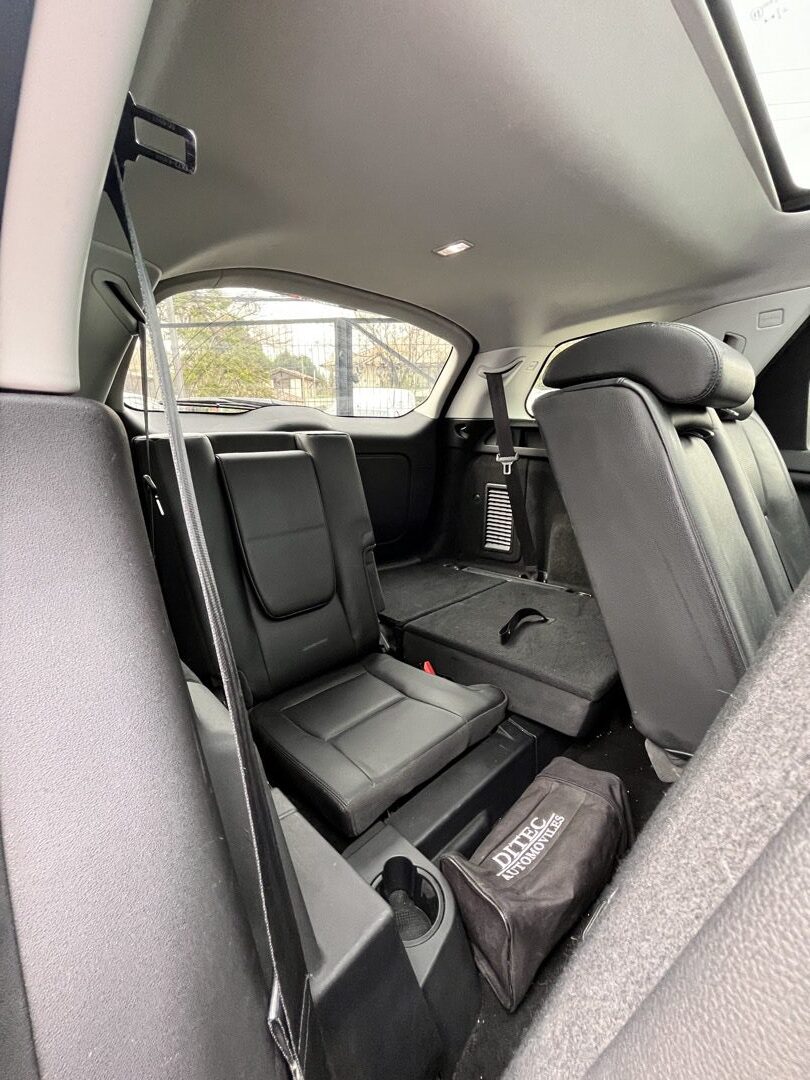 Land Rover Discovery Sport — foto 10 de 18