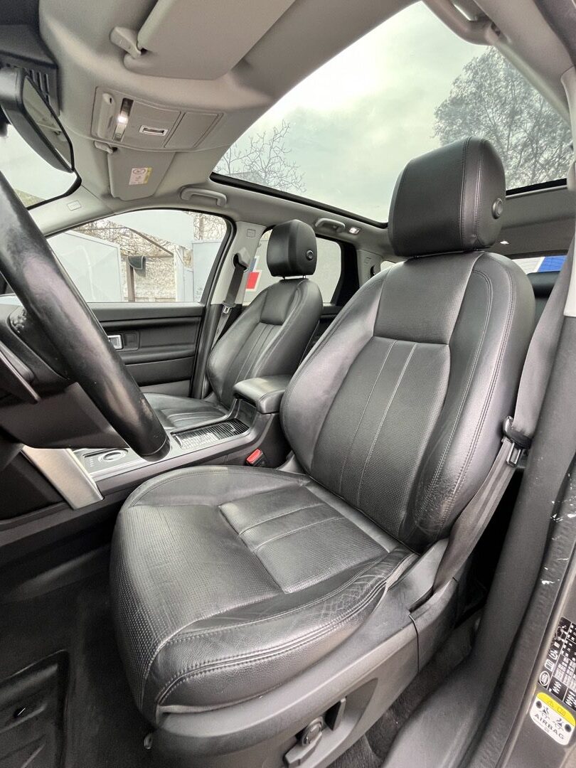 Land Rover Discovery Sport — foto 12 de 18