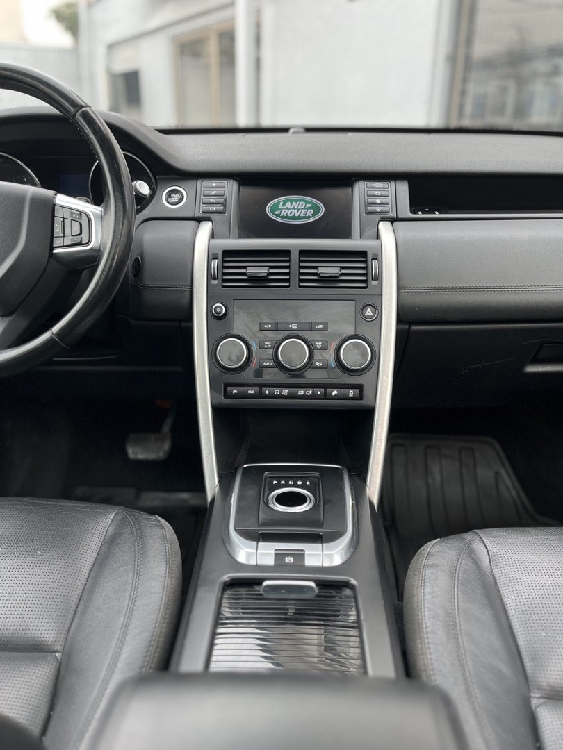 Land Rover Discovery Sport — foto 8 de 18