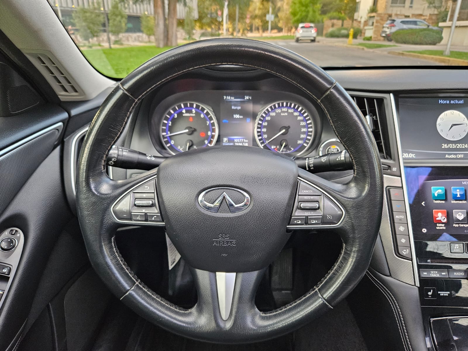Infiniti Q50 — foto 9 de 15