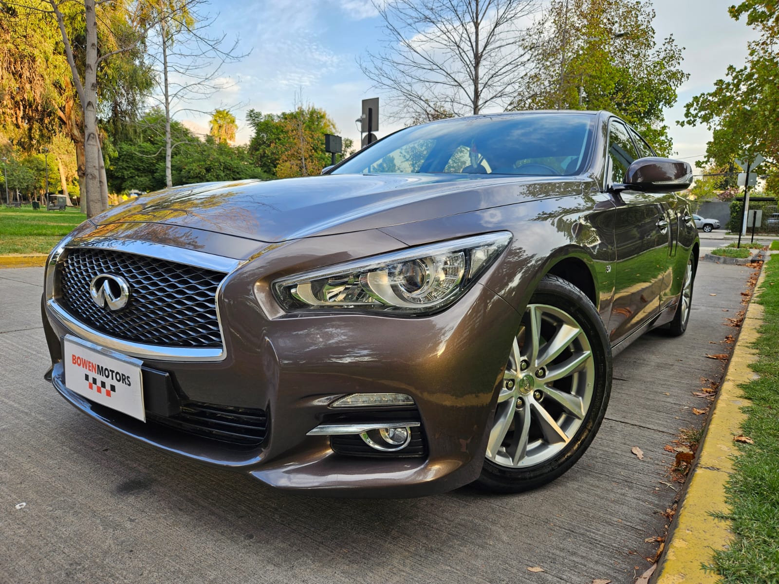 Infiniti Q50 — foto 2 de 15