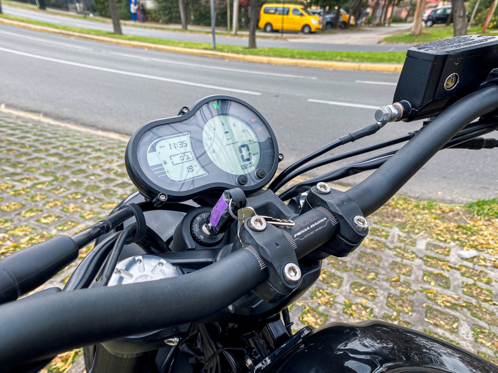 Benelli Leoncino 500 — foto 3 de 9