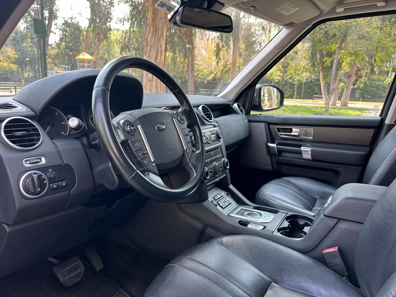 Land Rover Discovery — foto 10 de 14