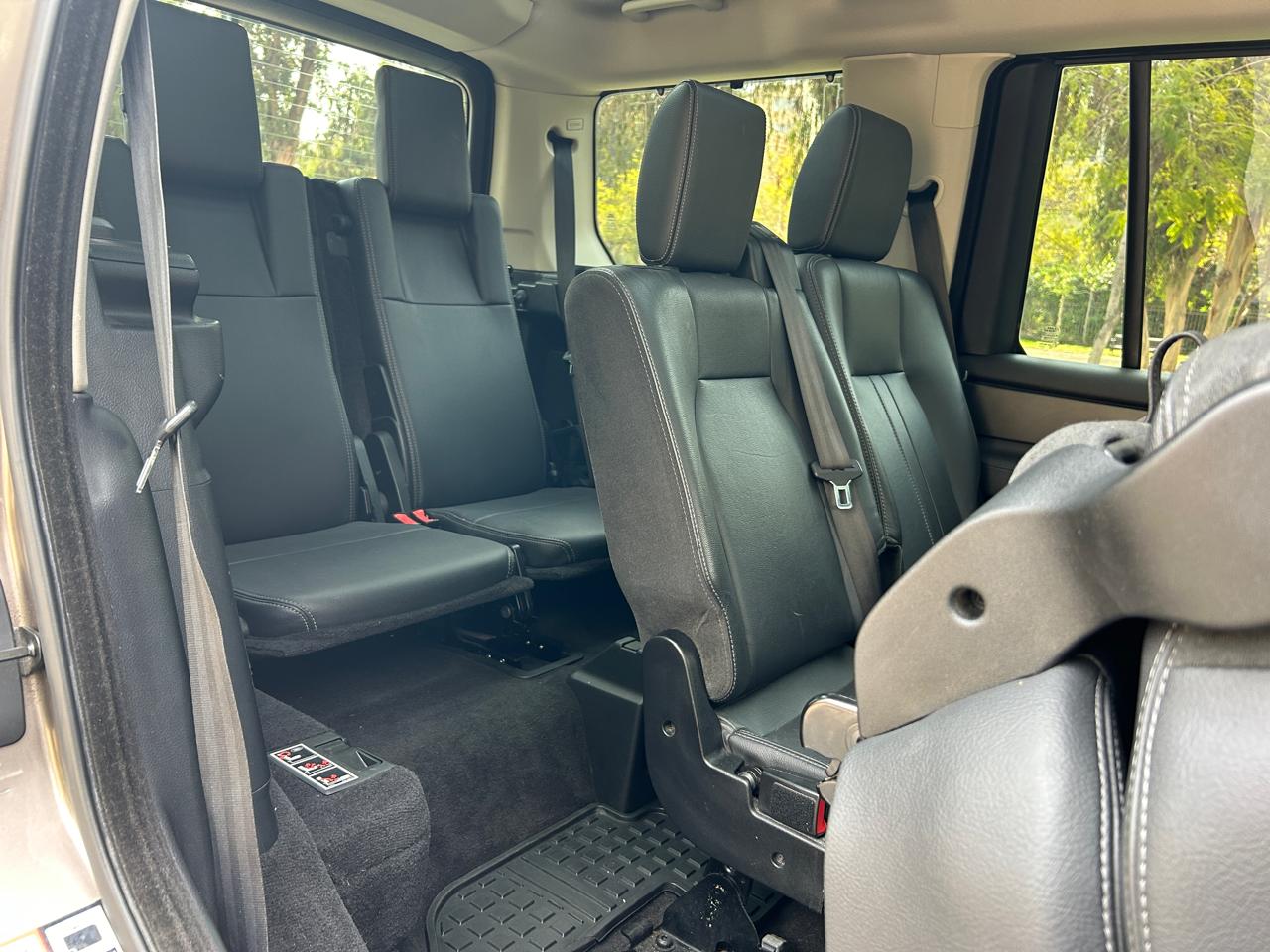 Land Rover Discovery — foto 7 de 14