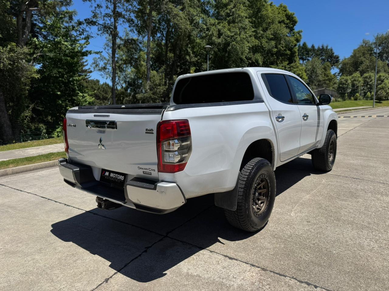 Mitsubishi L200 — foto 8 de 10