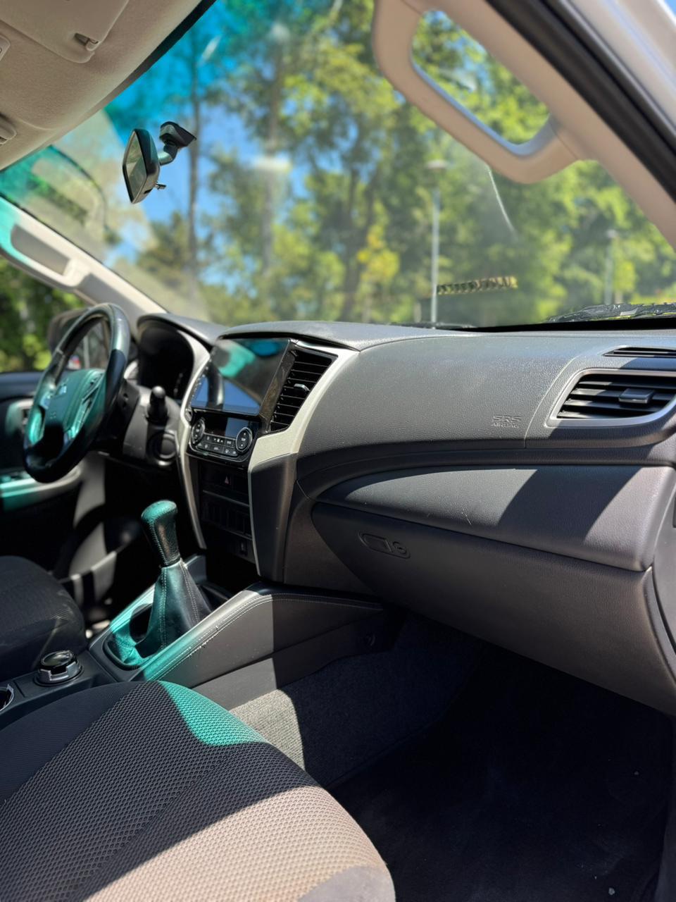 Mitsubishi L200 — foto 10 de 10