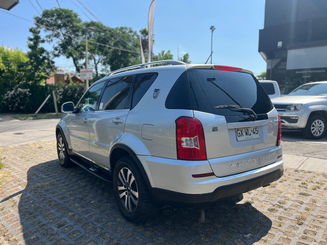 SsangYong Rexton — foto 11 de 18