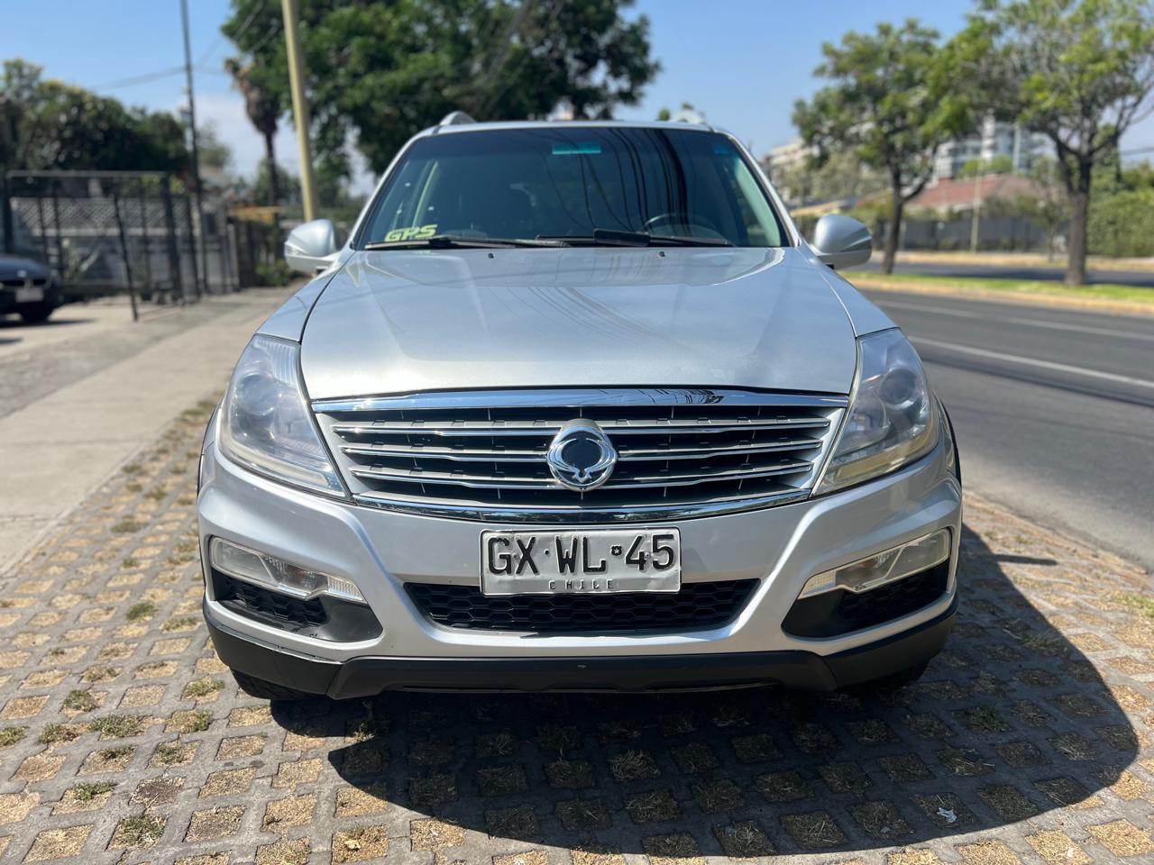 SsangYong Rexton — foto 2 de 18