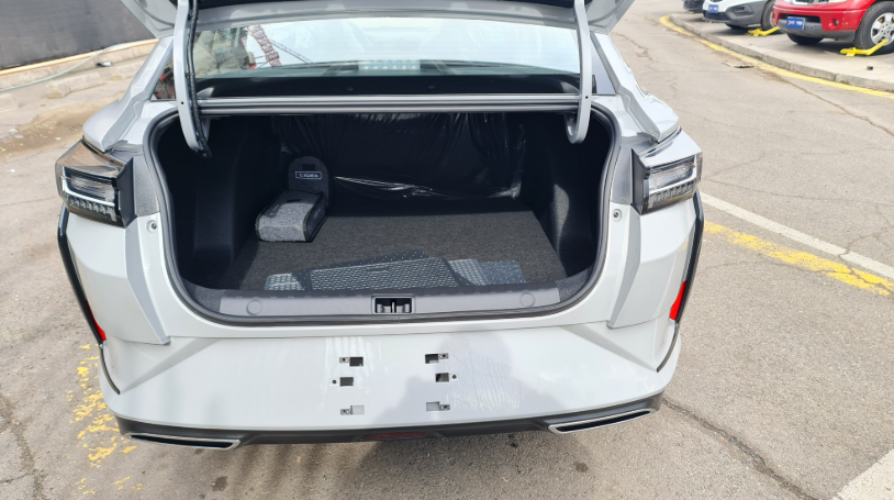 Dfm Aeolus Y3 — foto 7 de 11