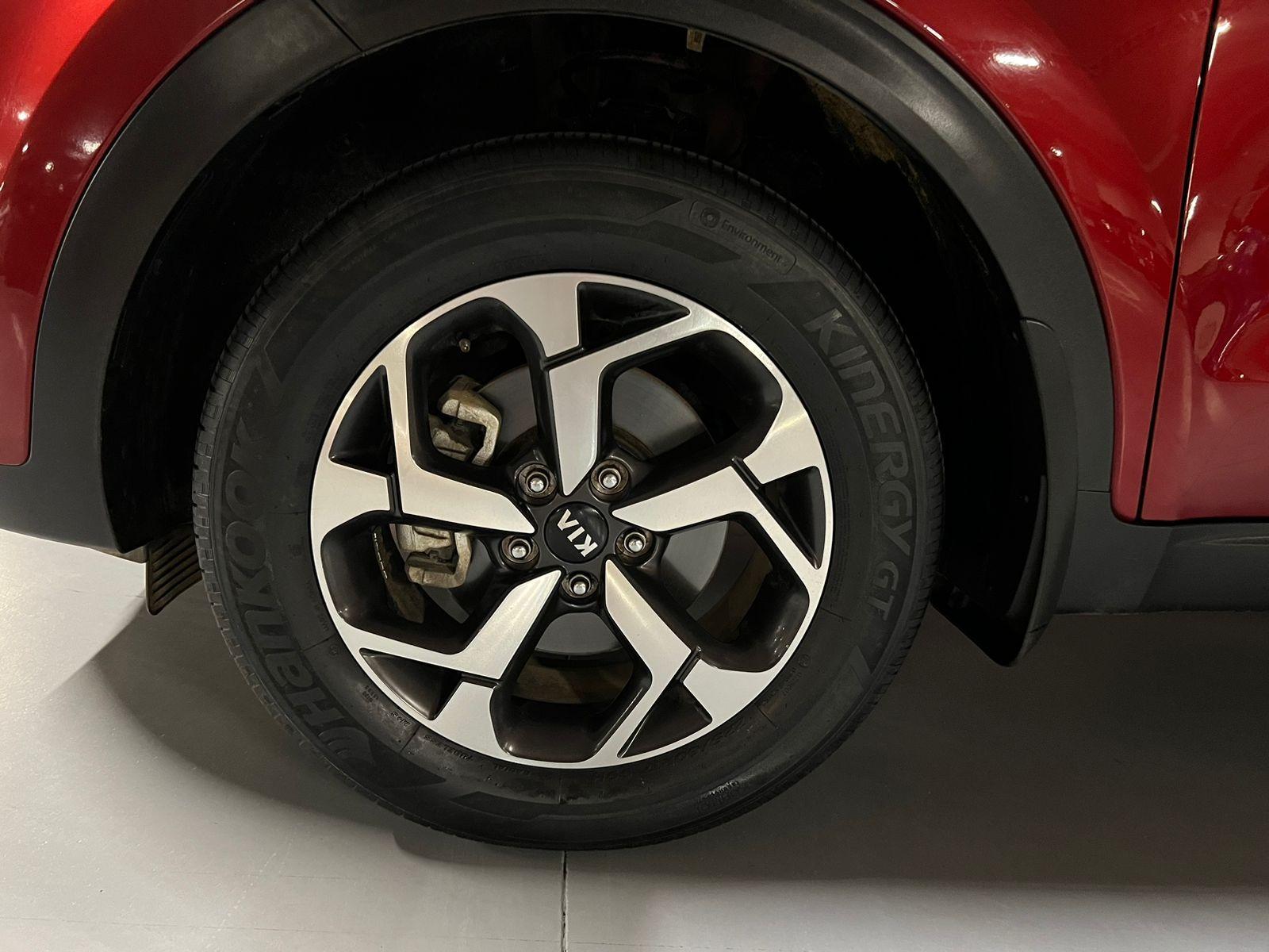 KIA Sportage — foto 14 de 17