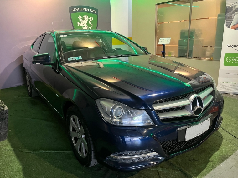 Mercedes-Benz Cla180 — foto 2 de 7