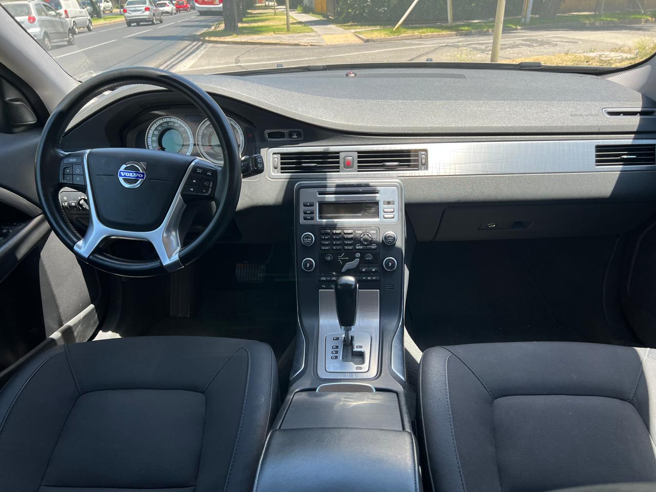 Volvo Xc70 — foto 9 de 20