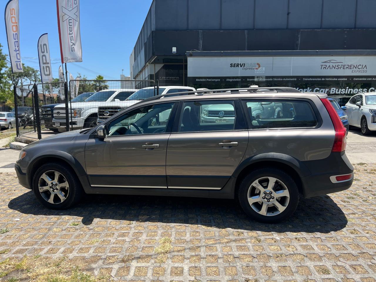 Volvo Xc70 — foto 2 de 20