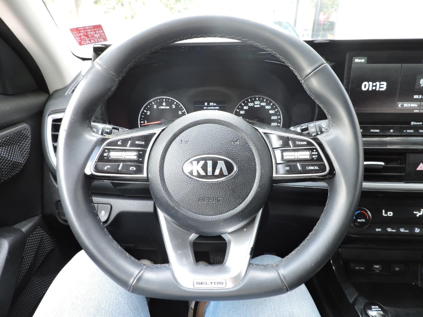 KIA Seltos — foto 10 de 19