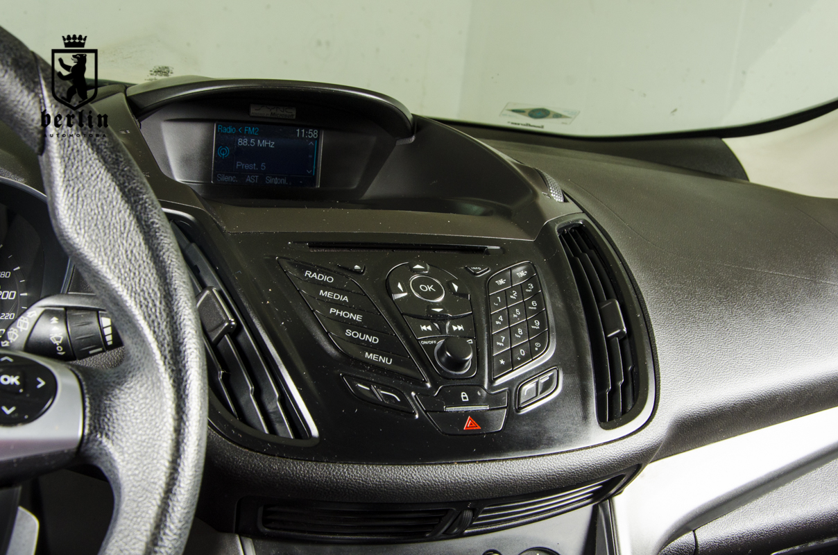Ford Escape — foto 7 de 18