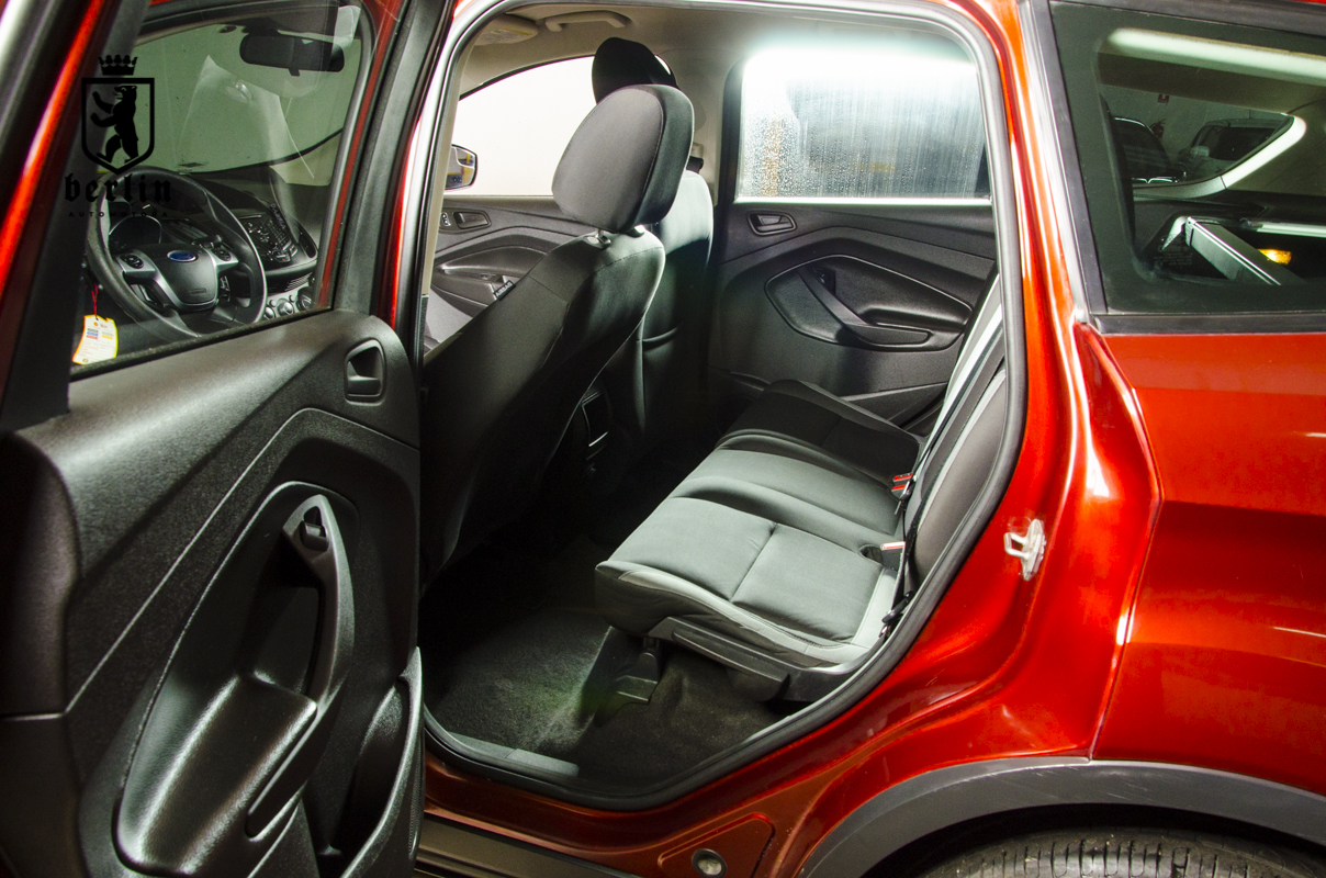 Ford Escape — foto 10 de 18