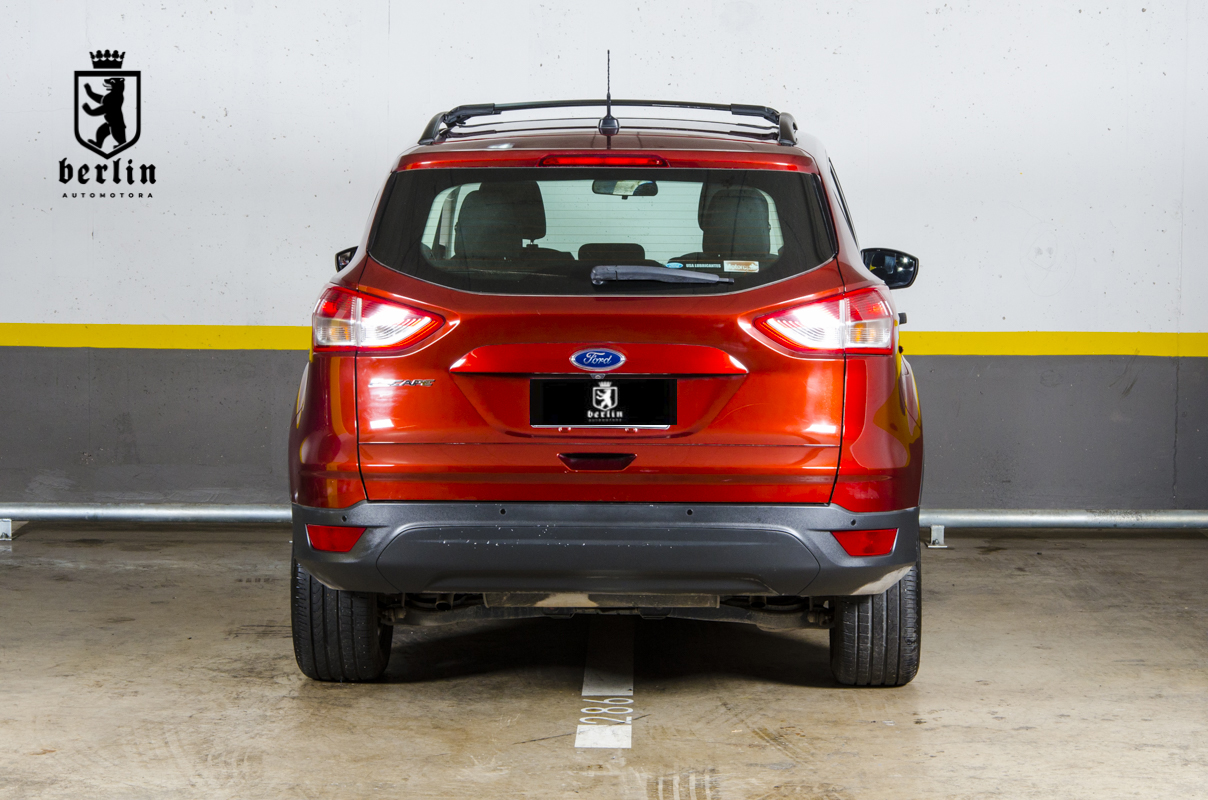 Ford Escape — foto 17 de 18