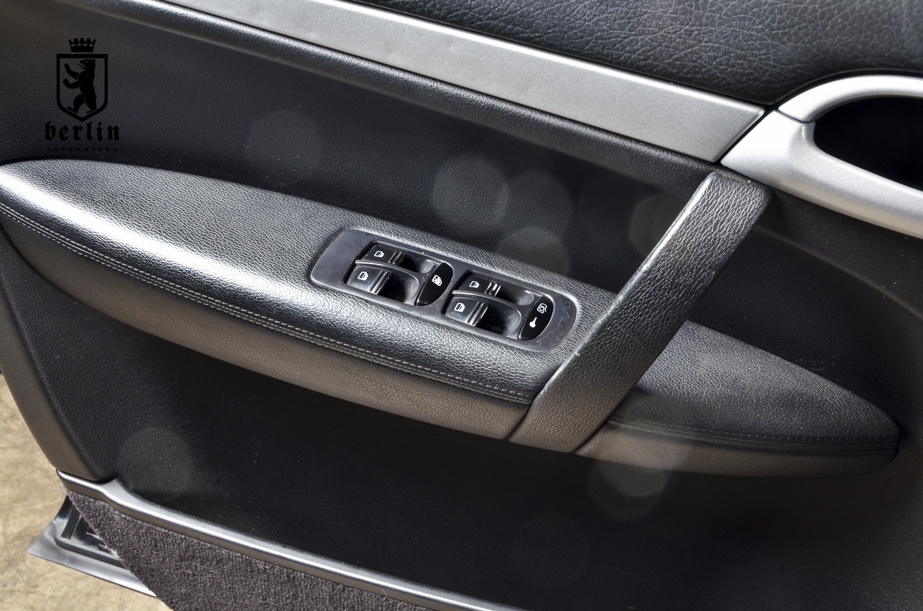 Porsche Cayenne — foto 8 de 19