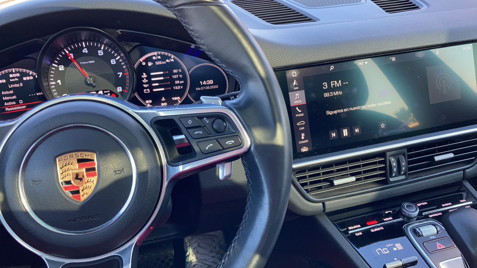 Porsche Cayenne — foto 6 de 12