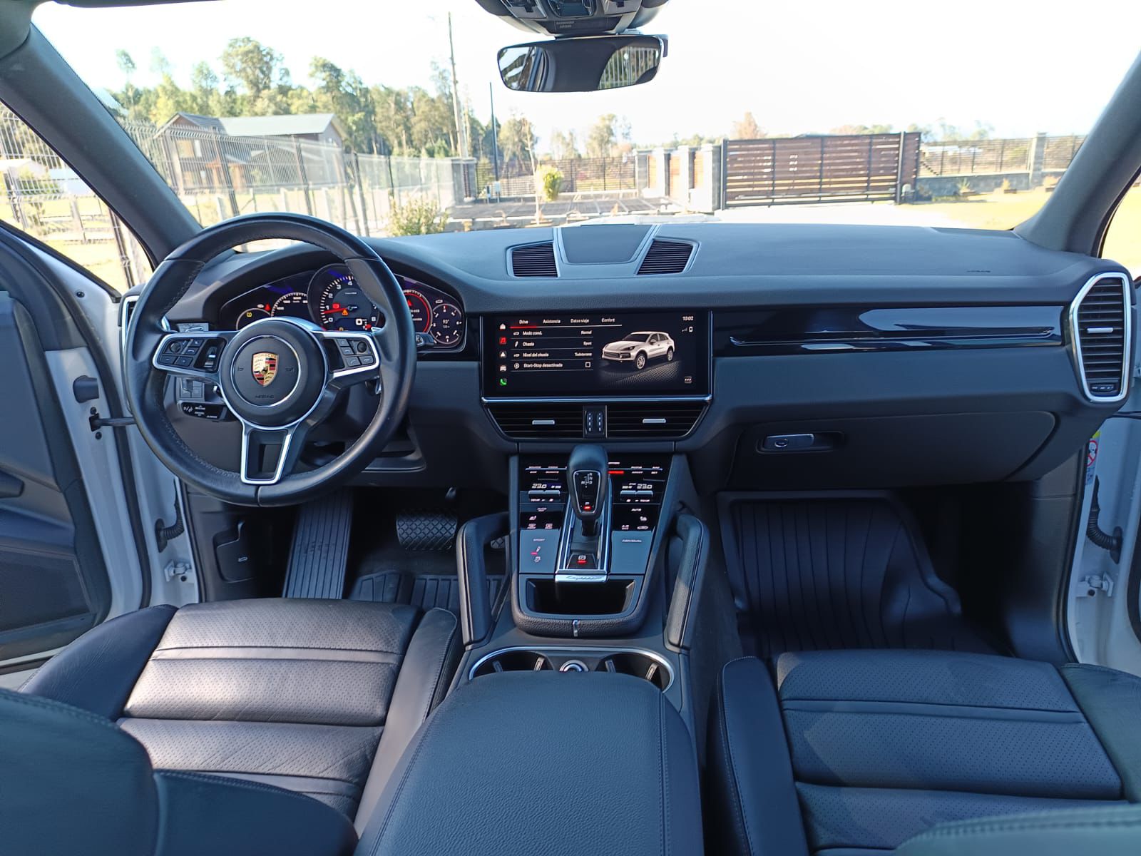 Porsche Cayenne — foto 12 de 16