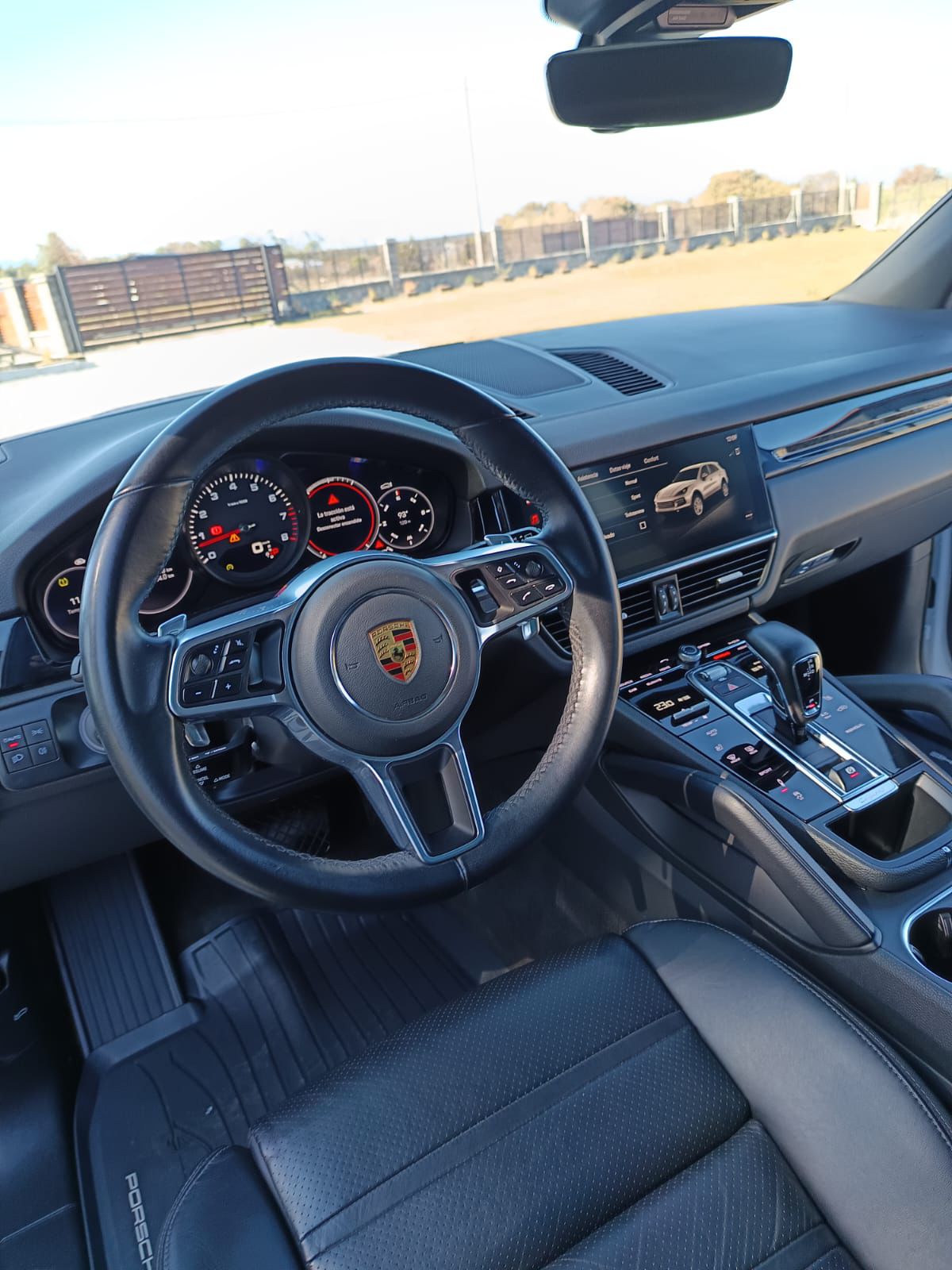 Porsche Cayenne — foto 7 de 16