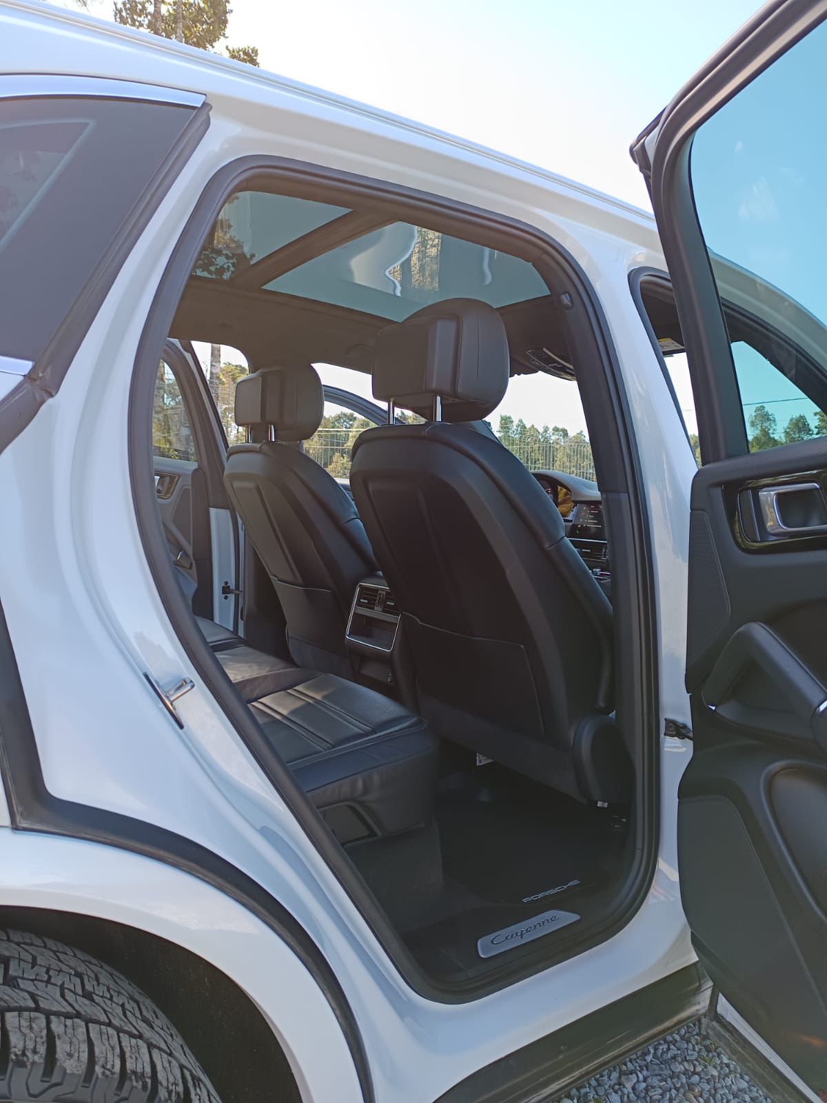 Porsche Cayenne — foto 14 de 16