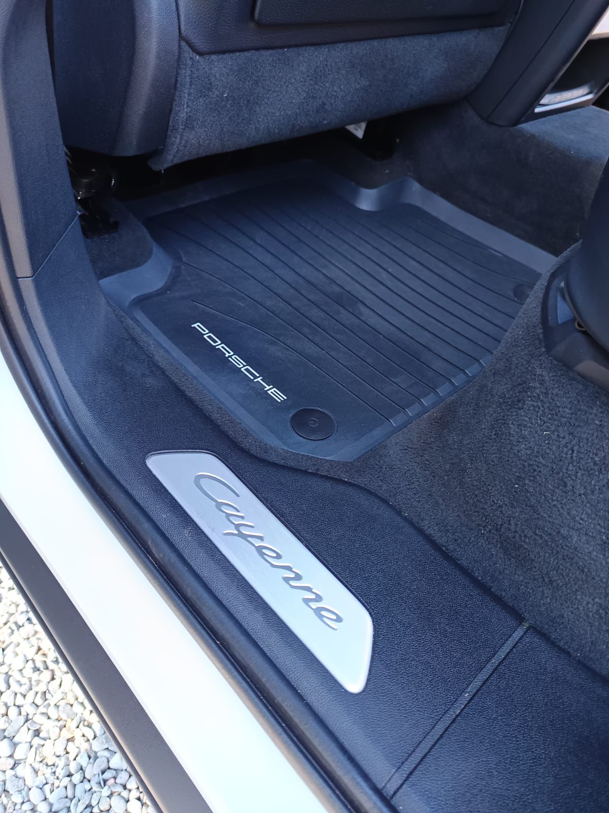 Porsche Cayenne — foto 5 de 16
