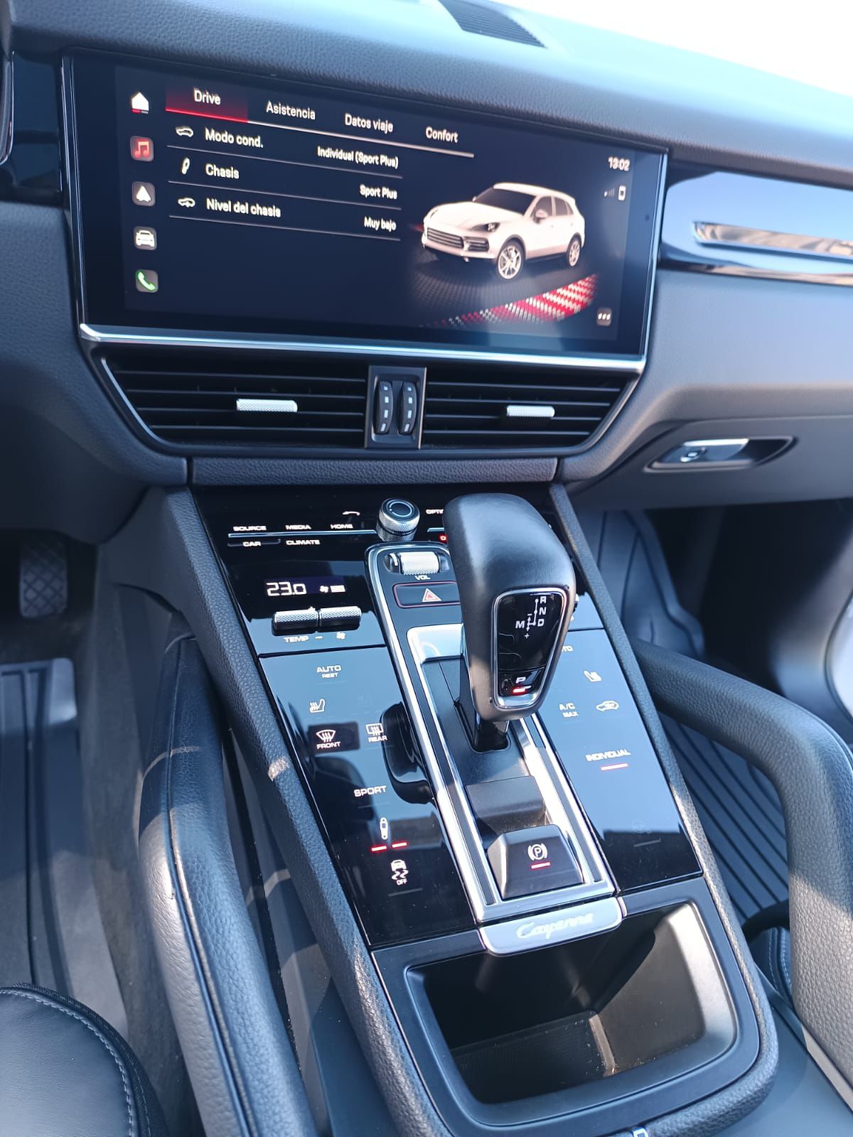 Porsche Cayenne — foto 11 de 16
