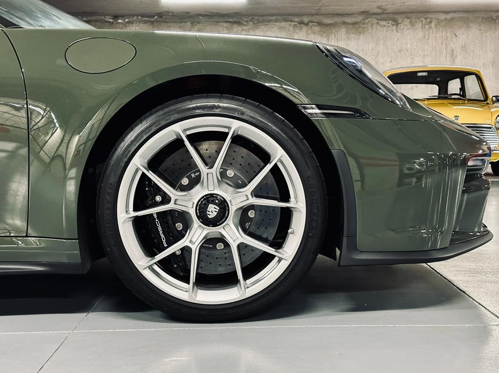 Porsche 911 — foto 8 de 18