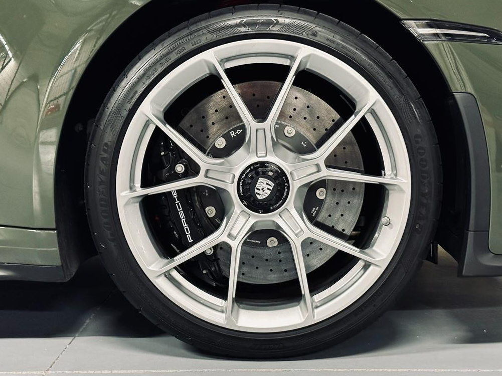 Porsche 911 — foto 9 de 18