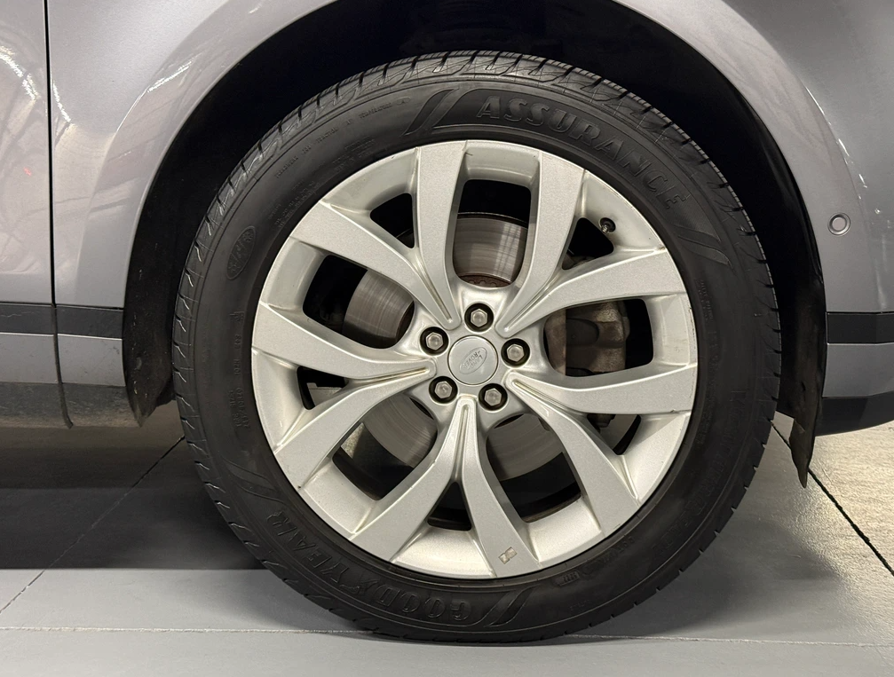 Land Rover Range Rover — foto 8 de 20