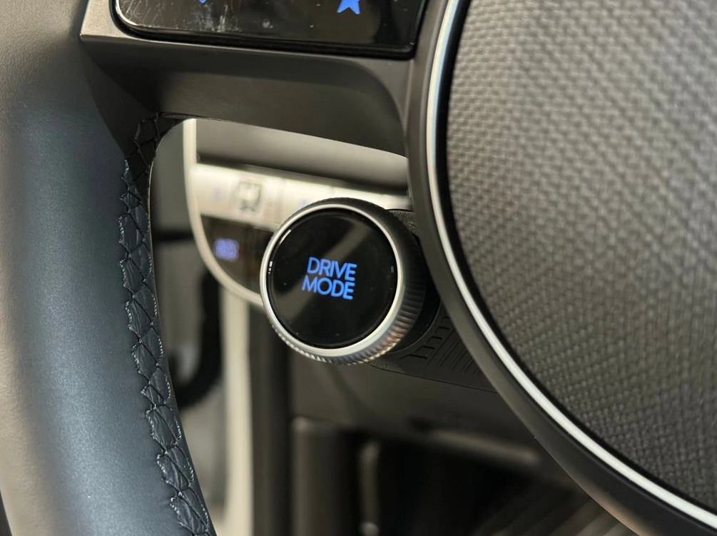 Hyundai Ioniq — foto 18 de 20