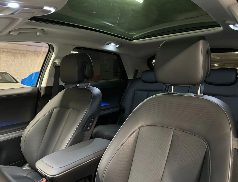 Hyundai Ioniq — foto 12 de 20