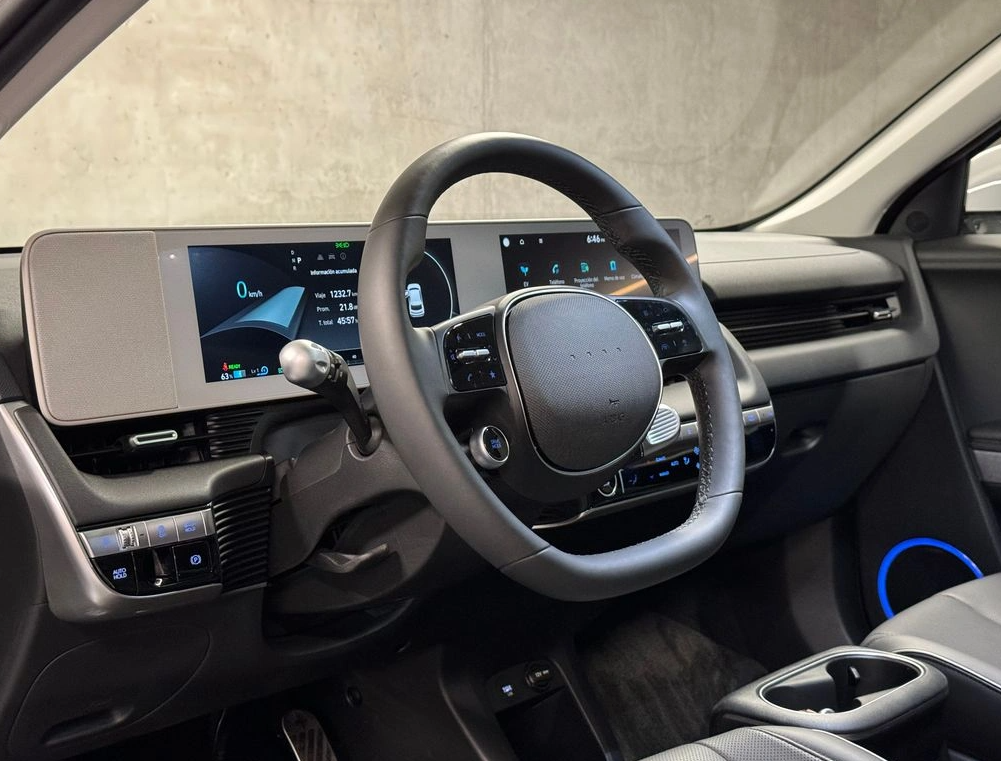 Hyundai Ioniq — foto 15 de 20