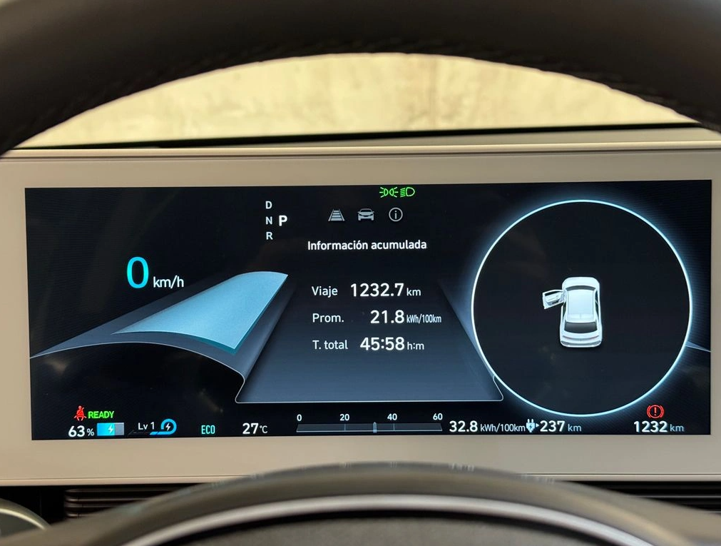 Hyundai Ioniq — foto 17 de 20