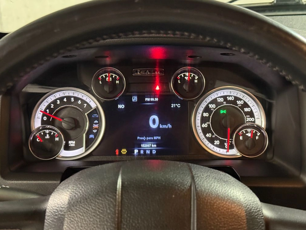 Dodge Ram 1500 — foto 18 de 20
