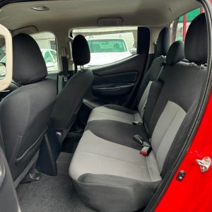 Mitsubishi L200 — foto 9 de 15