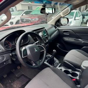 Mitsubishi L200 — foto 10 de 15