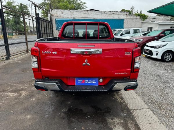 Mitsubishi L200 — foto 13 de 15